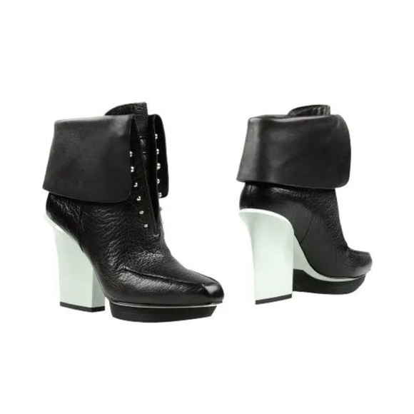 EUC Phillip Lam 3.1 Juno Black White Leather Runway Fashion Ankle Boots Size 36 - Picture 1 of 10